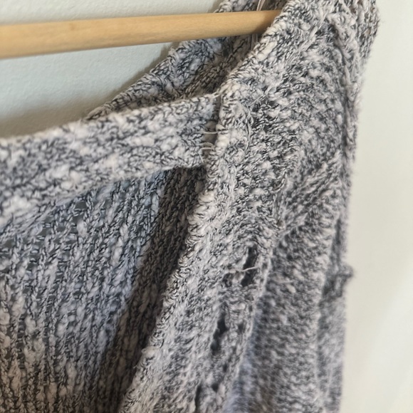 Hollister, women off shoulder sweater - Picture 3 of 4